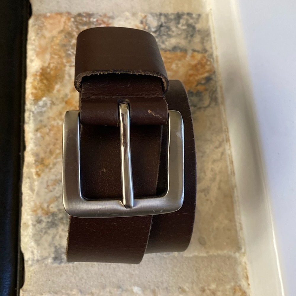 FULL GRAIN GENUINE 1 1/2" DISTRESSED LEATHER BELT. Size L